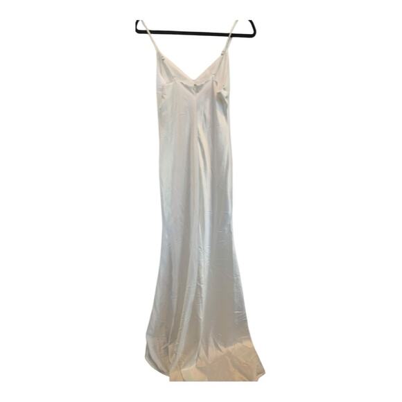 Lulus Satin V Neck Wedding Dress with Train White Sz XL NWOT # 406 - Picture 2 of 11